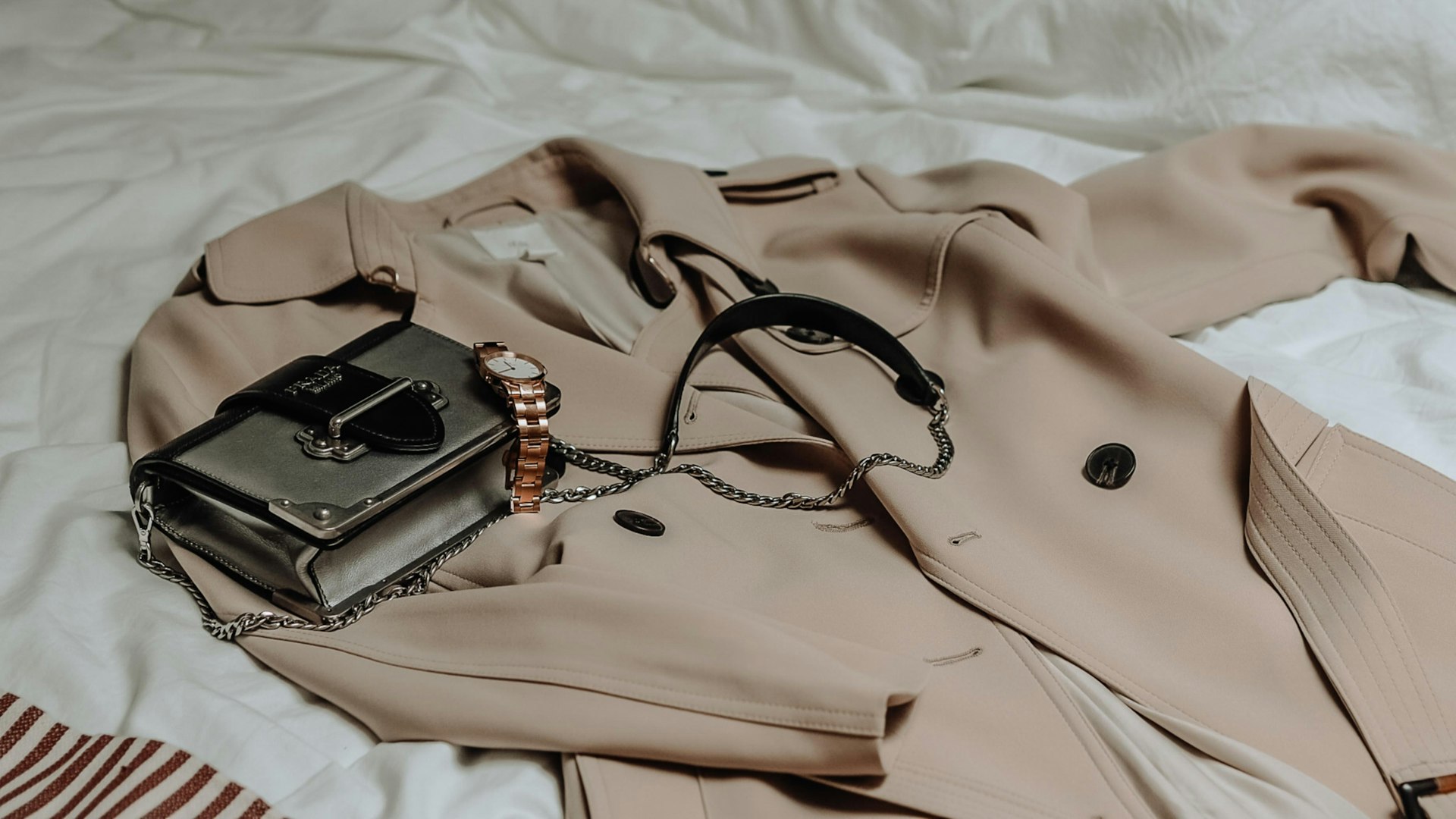 How to Dress Confidently and Professionally for Family Court: A Woman's Guide